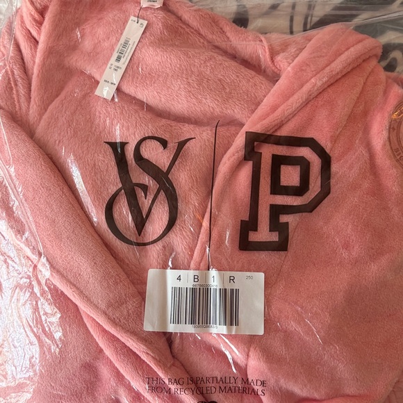 Women's Pink Plush Robe - Picture 2 of 6